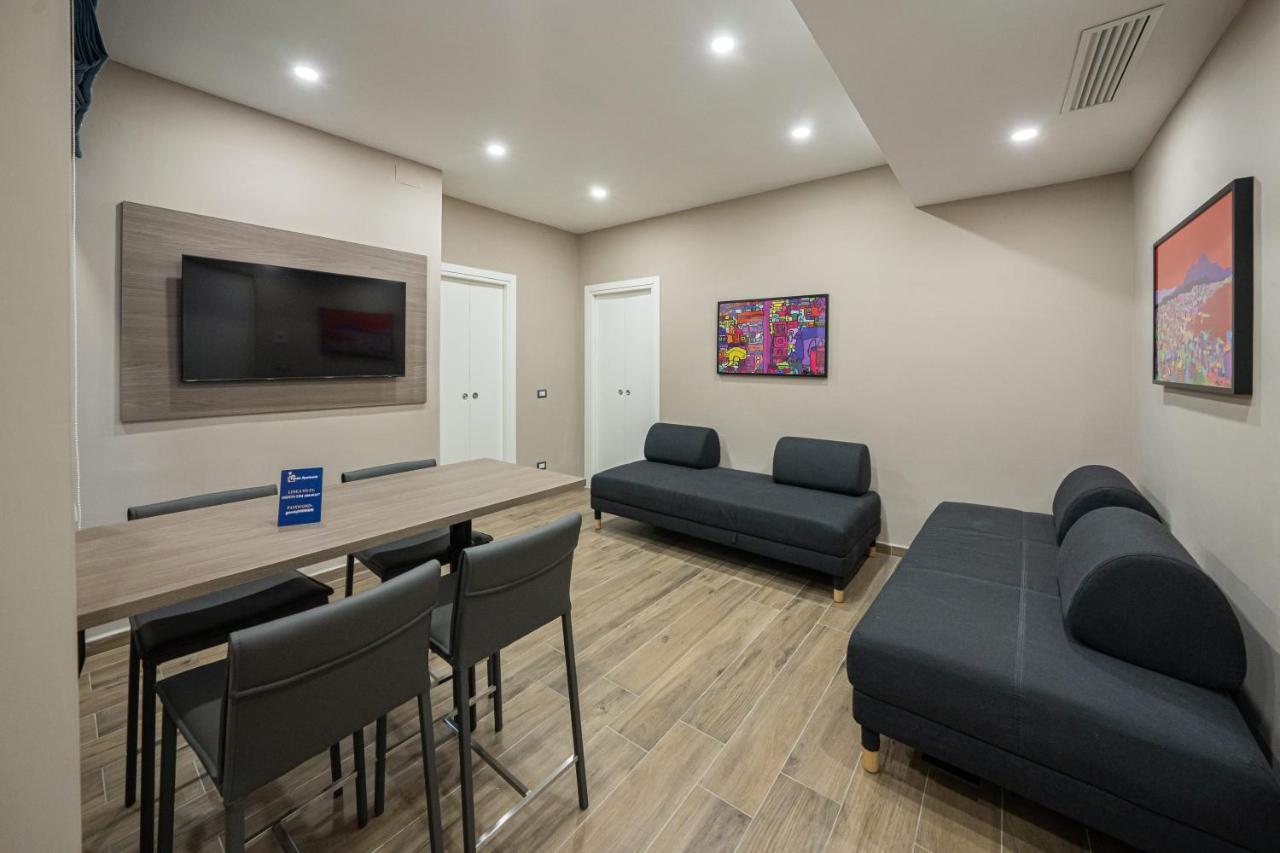 נאפולי Famalu Apartments מראה חיצוני תמונה