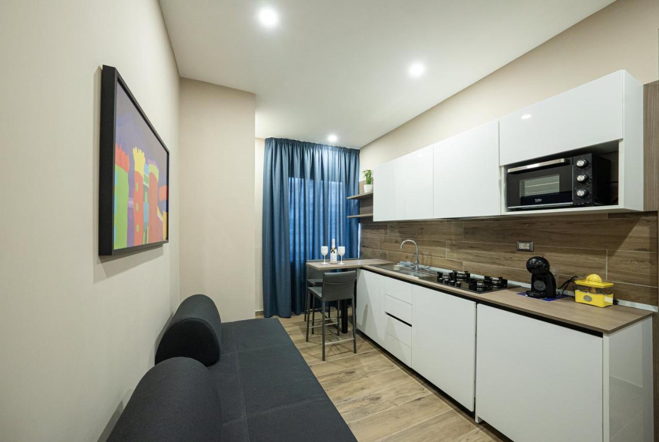 נאפולי Famalu Apartments מראה חיצוני תמונה