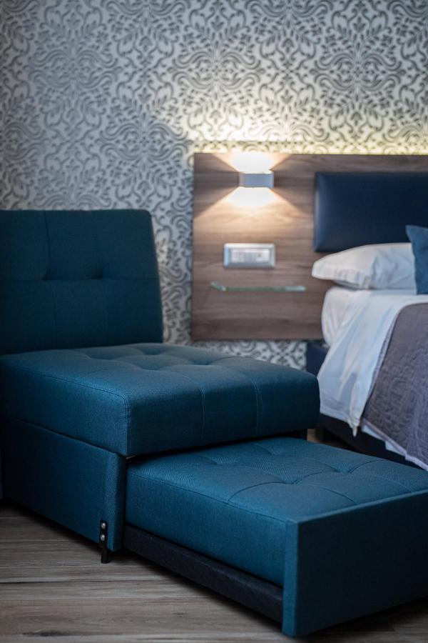 נאפולי Famalu Apartments מראה חיצוני תמונה