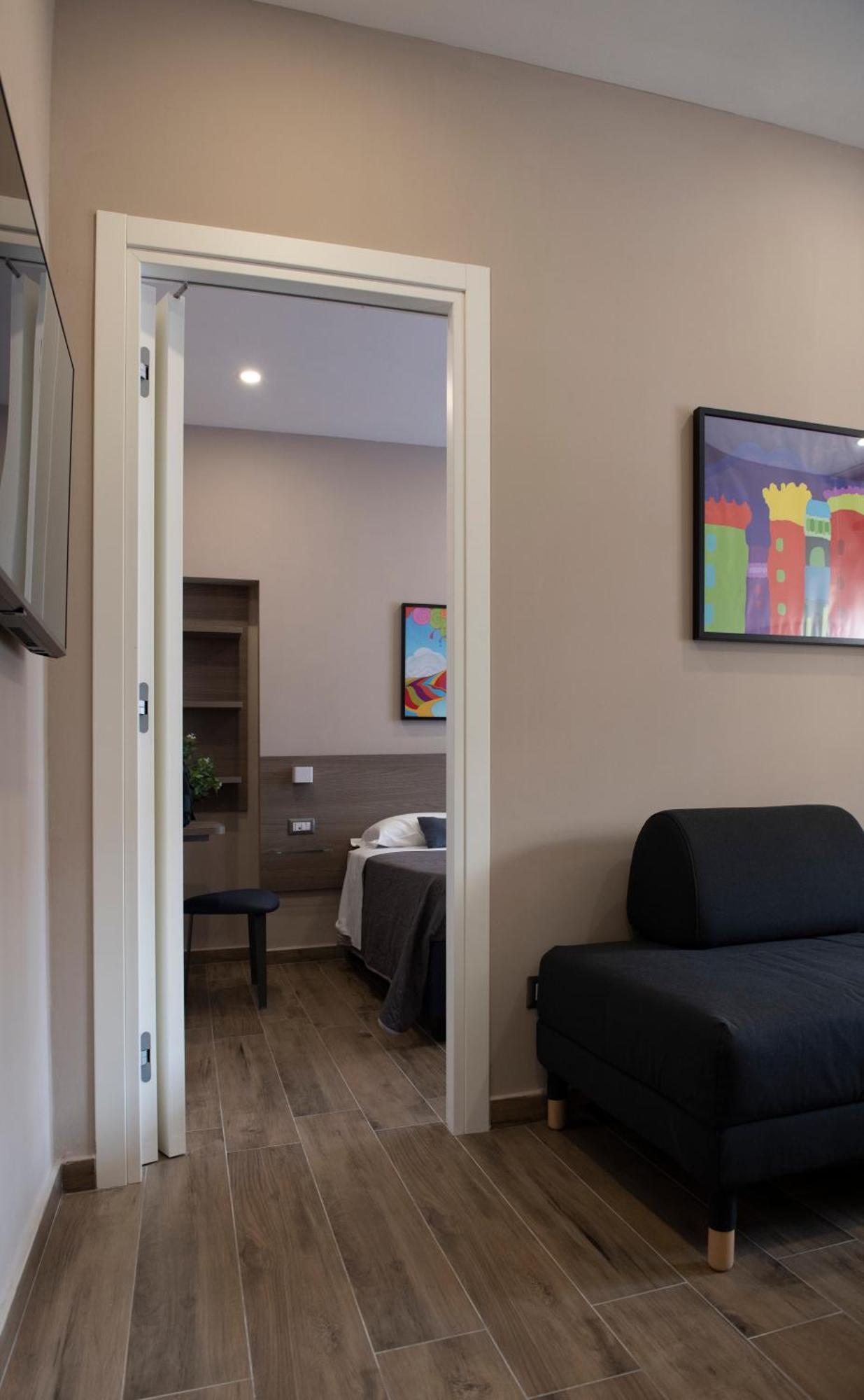 נאפולי Famalu Apartments מראה חיצוני תמונה