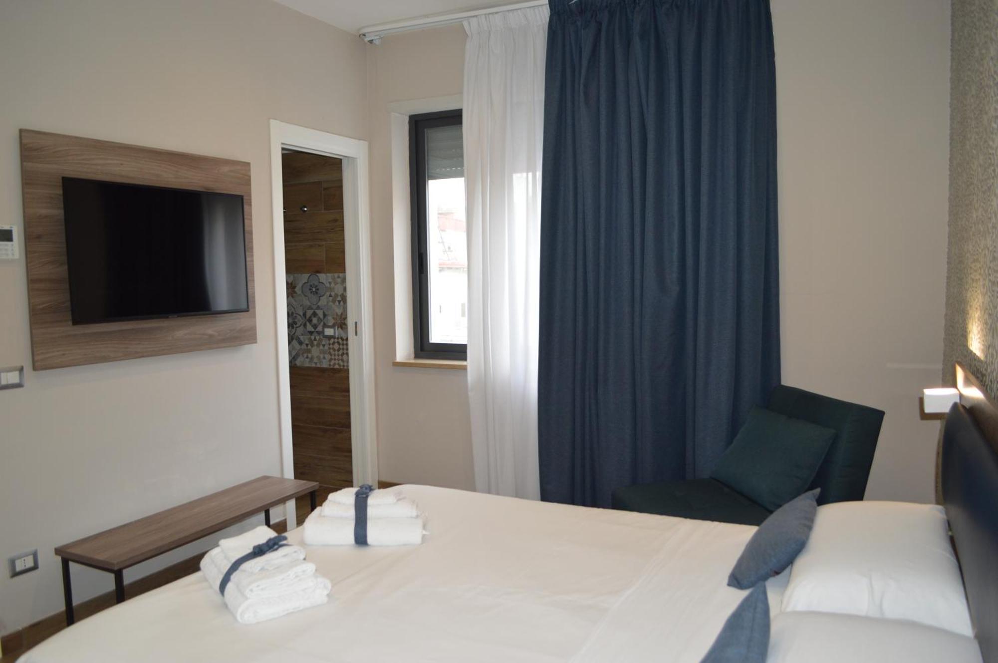 נאפולי Famalu Apartments מראה חיצוני תמונה