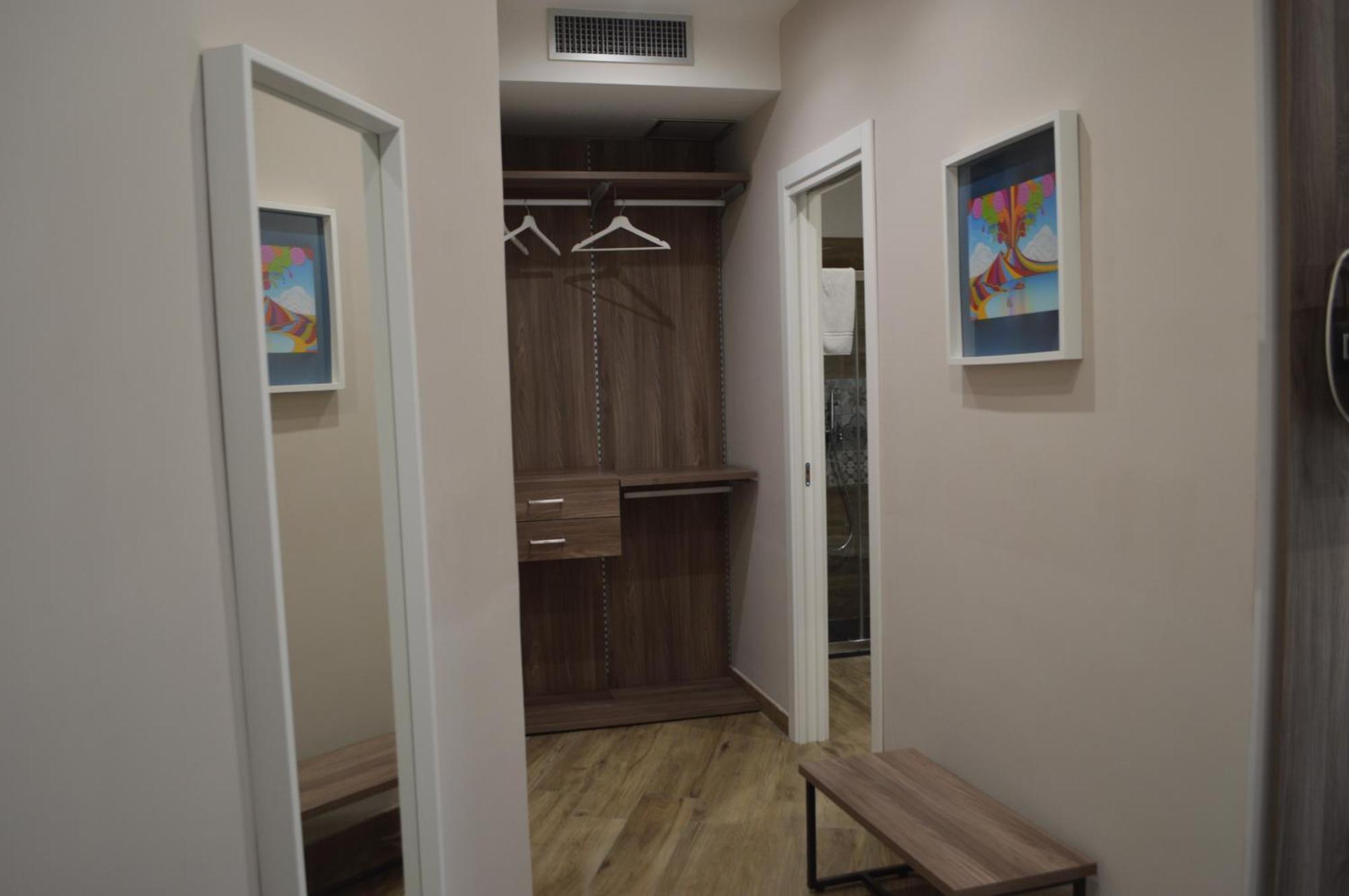 נאפולי Famalu Apartments מראה חיצוני תמונה