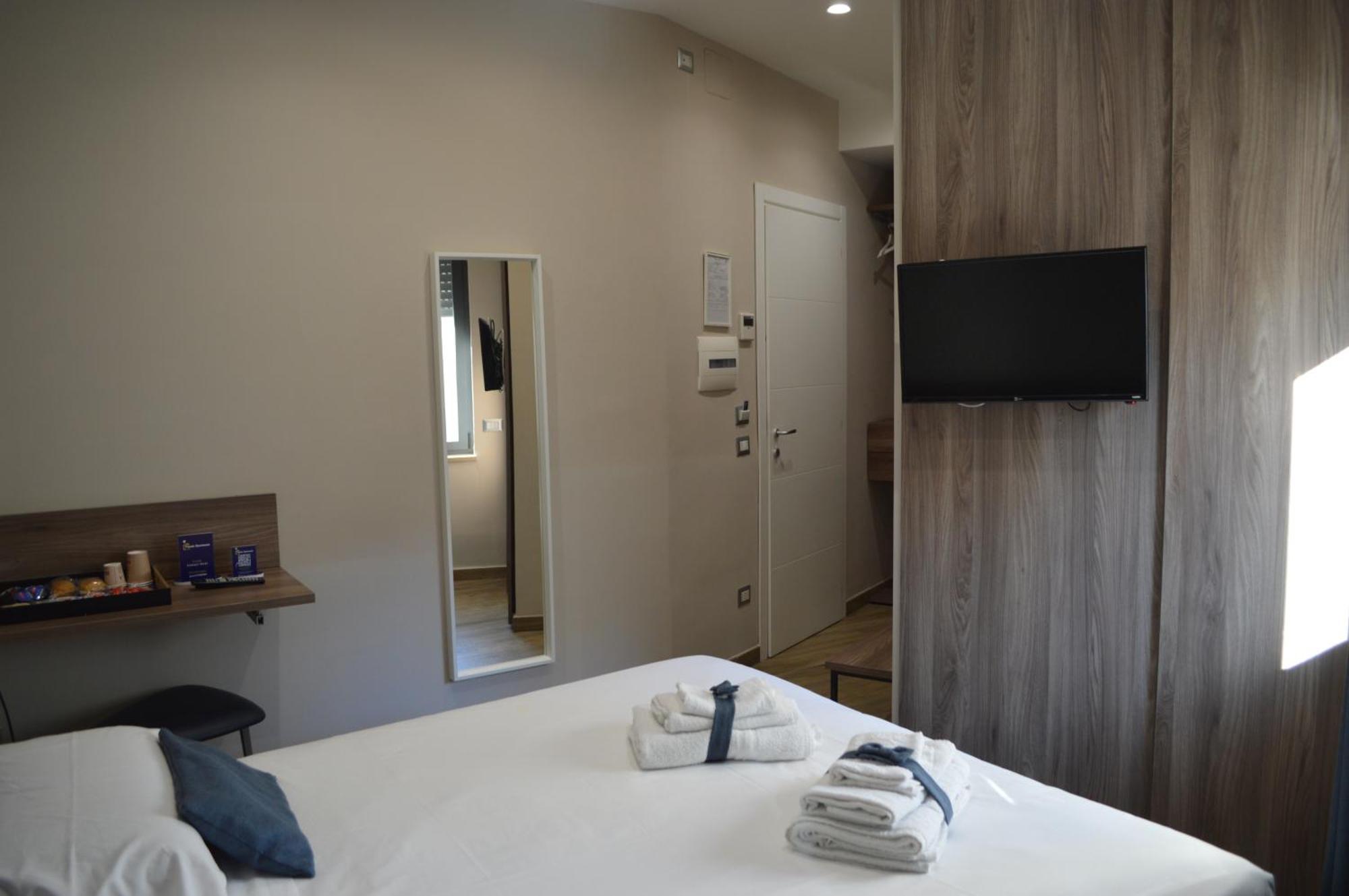 נאפולי Famalu Apartments מראה חיצוני תמונה
