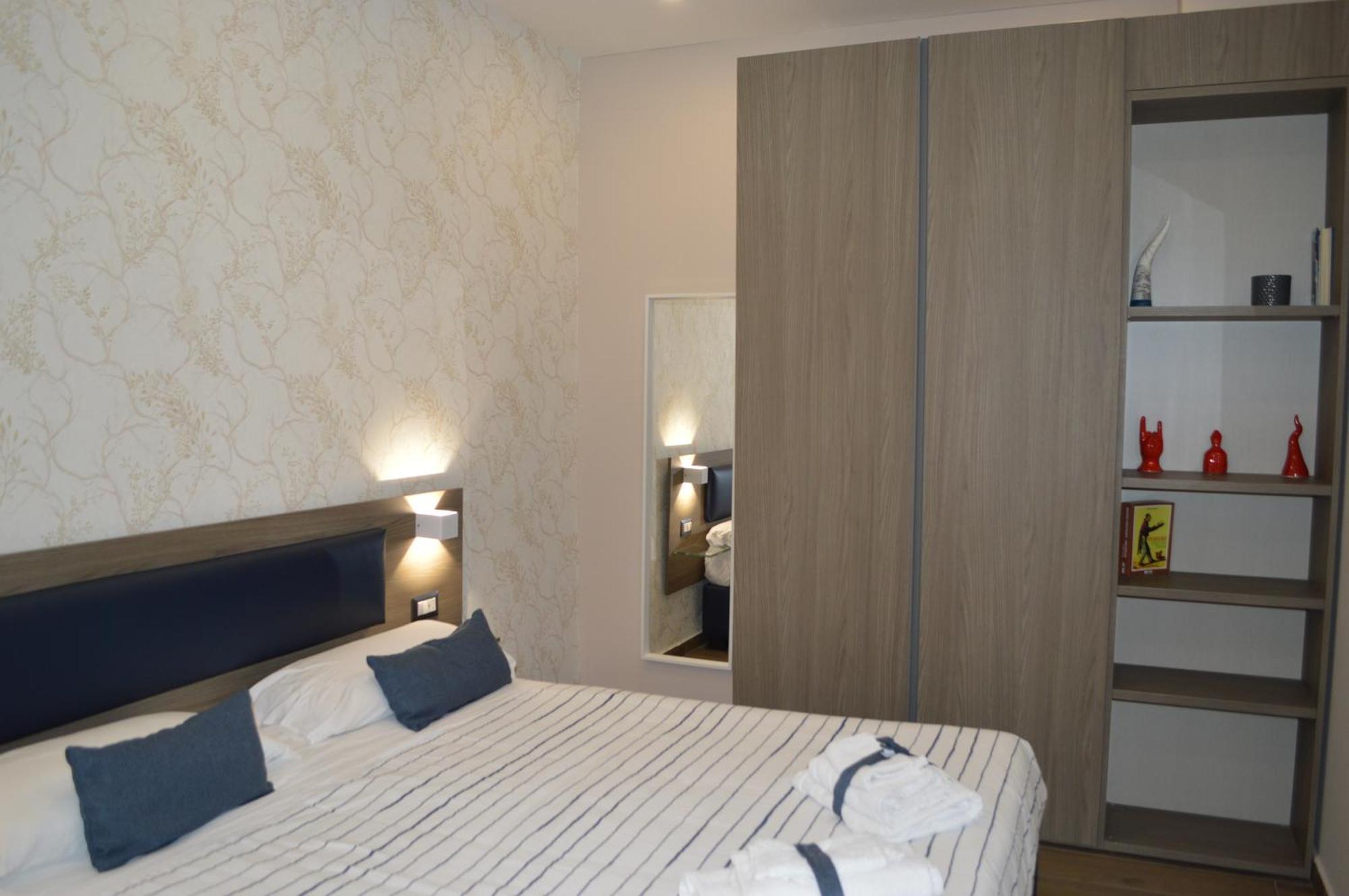 נאפולי Famalu Apartments מראה חיצוני תמונה